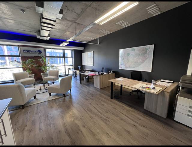 118M² OFFICE TO LET IN CENTURY CITY